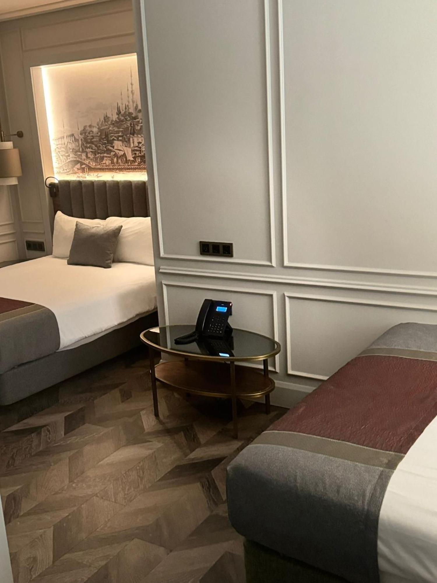 Livro Hotel Istambul Exterior foto